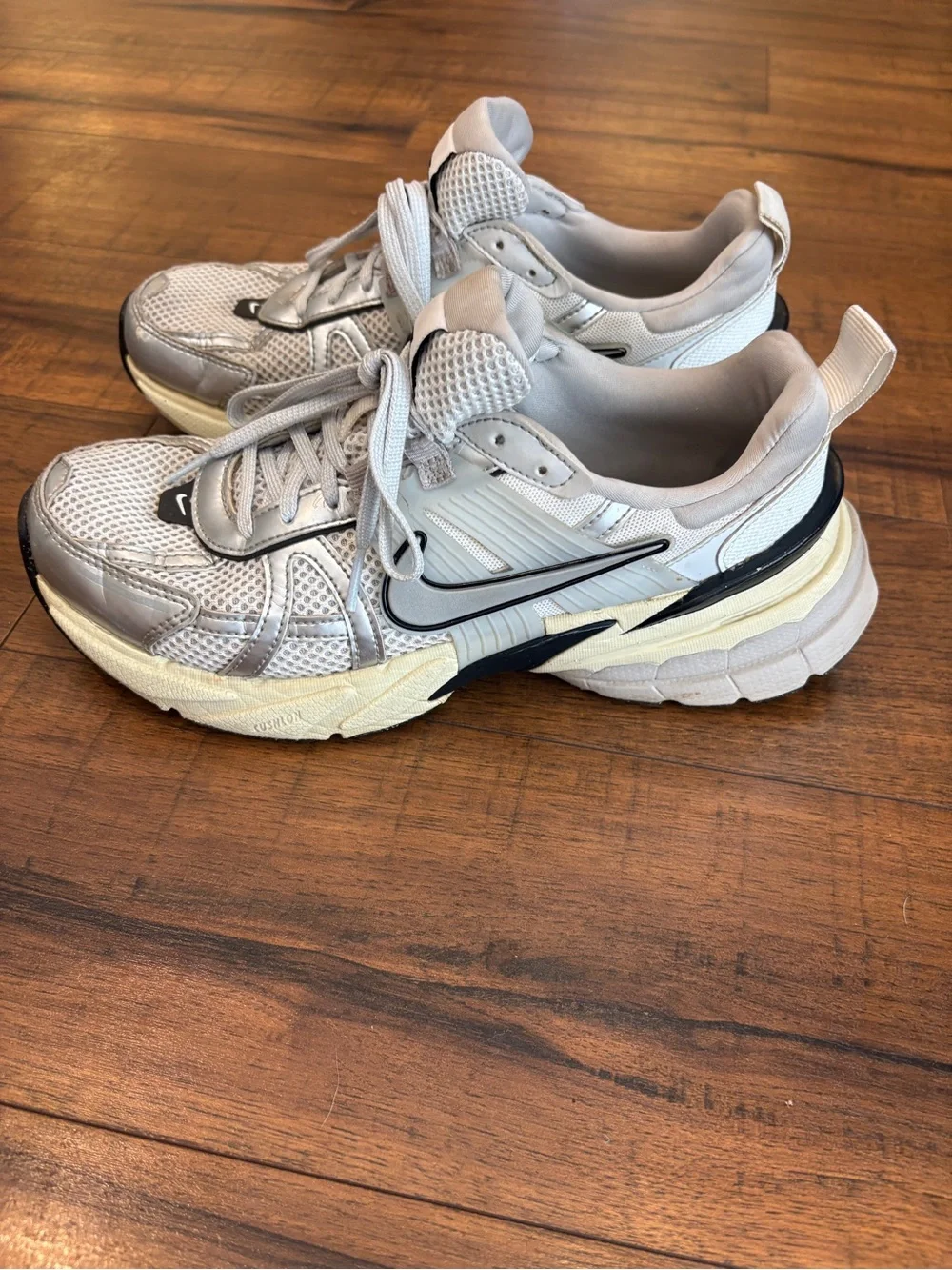 Nike V2K Run Summit White Metallic Silver Women's Running Shoes Size 8